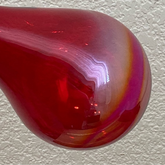 JIM MARVIN Iridescent Deep Red 14-inch Handblown Glass Teardrop Ornament - Picture 3 of 13